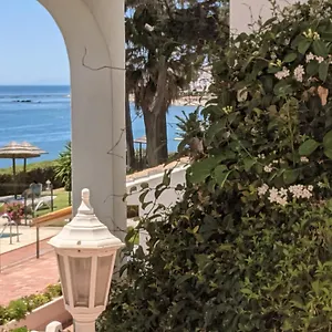  Apartment Tranquil Oceanfront Escape, One-bedroom Haven